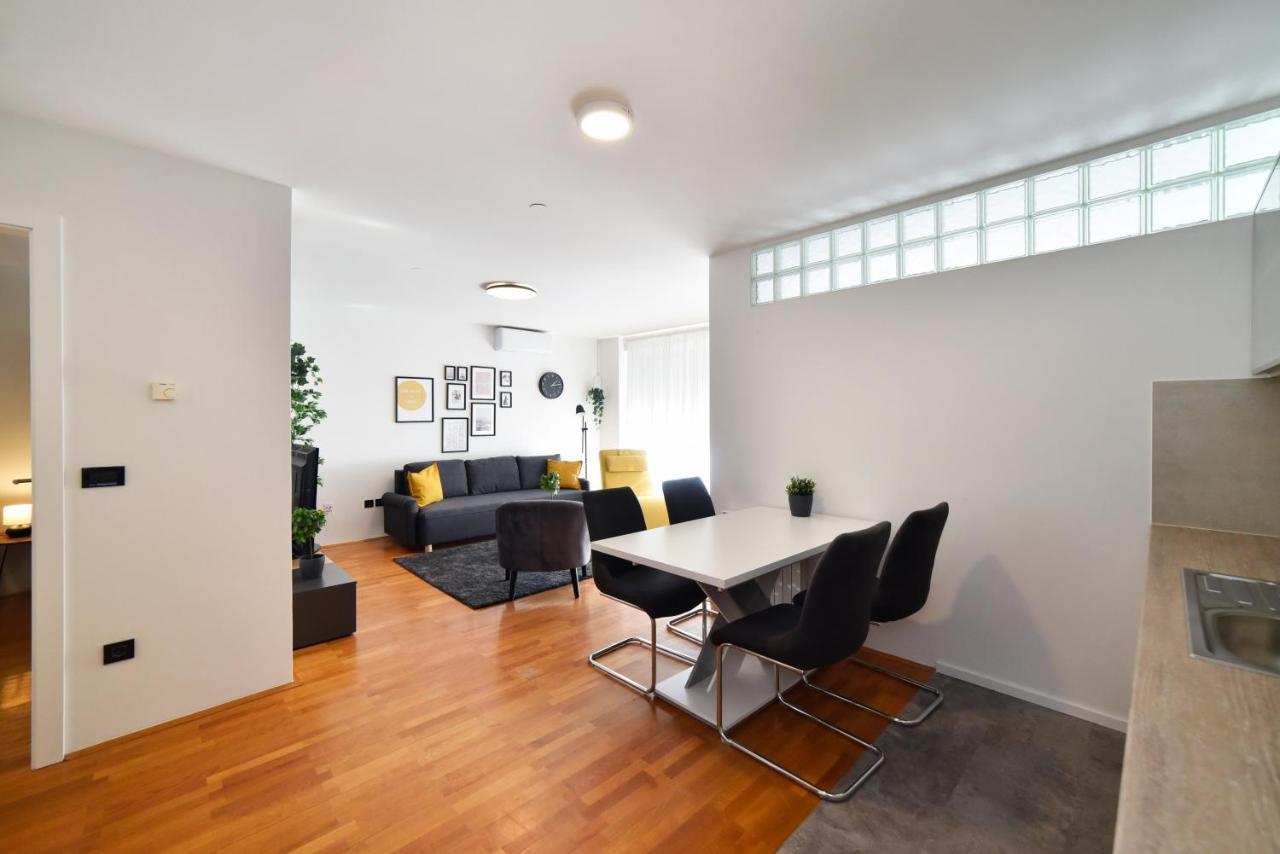 Lavir Apartment With Parking Ζάγκρεμπ Εξωτερικό φωτογραφία