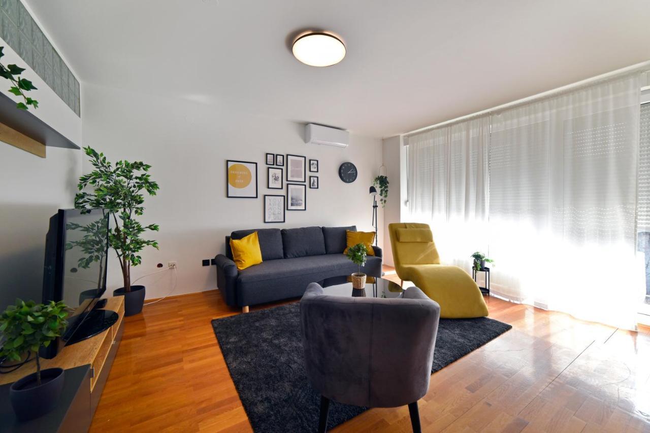 Lavir Apartment With Parking Ζάγκρεμπ Εξωτερικό φωτογραφία
