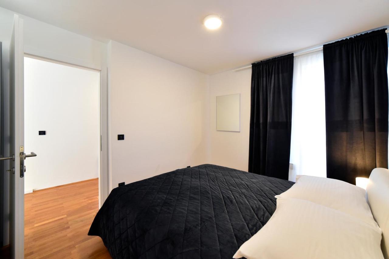 Lavir Apartment With Parking Ζάγκρεμπ Εξωτερικό φωτογραφία