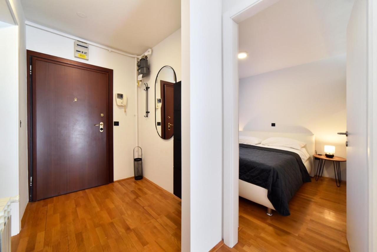 Lavir Apartment With Parking Ζάγκρεμπ Εξωτερικό φωτογραφία