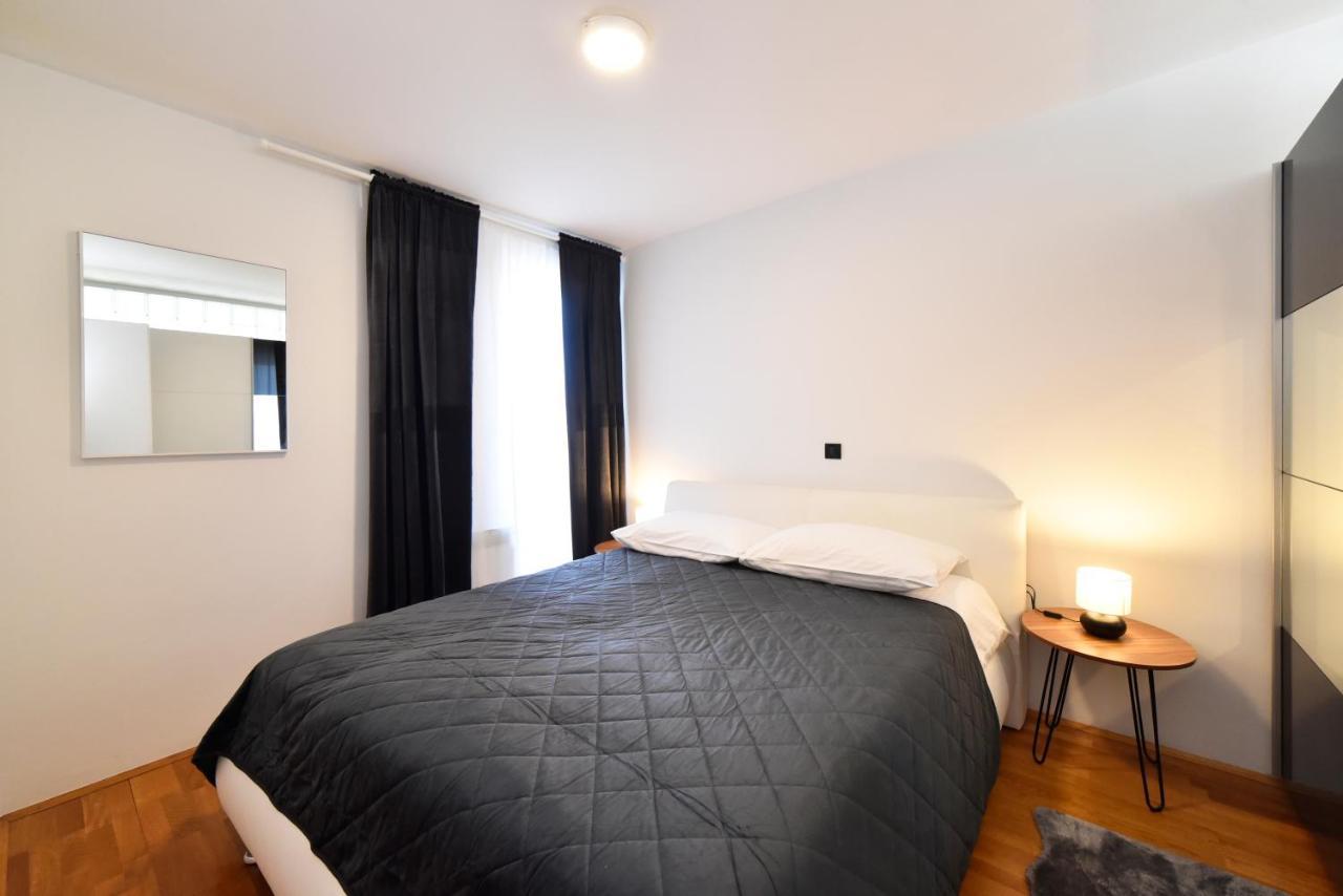 Lavir Apartment With Parking Ζάγκρεμπ Εξωτερικό φωτογραφία