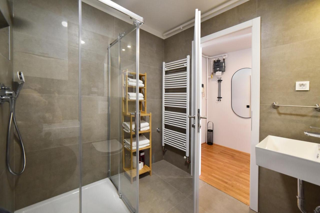 Lavir Apartment With Parking Ζάγκρεμπ Εξωτερικό φωτογραφία