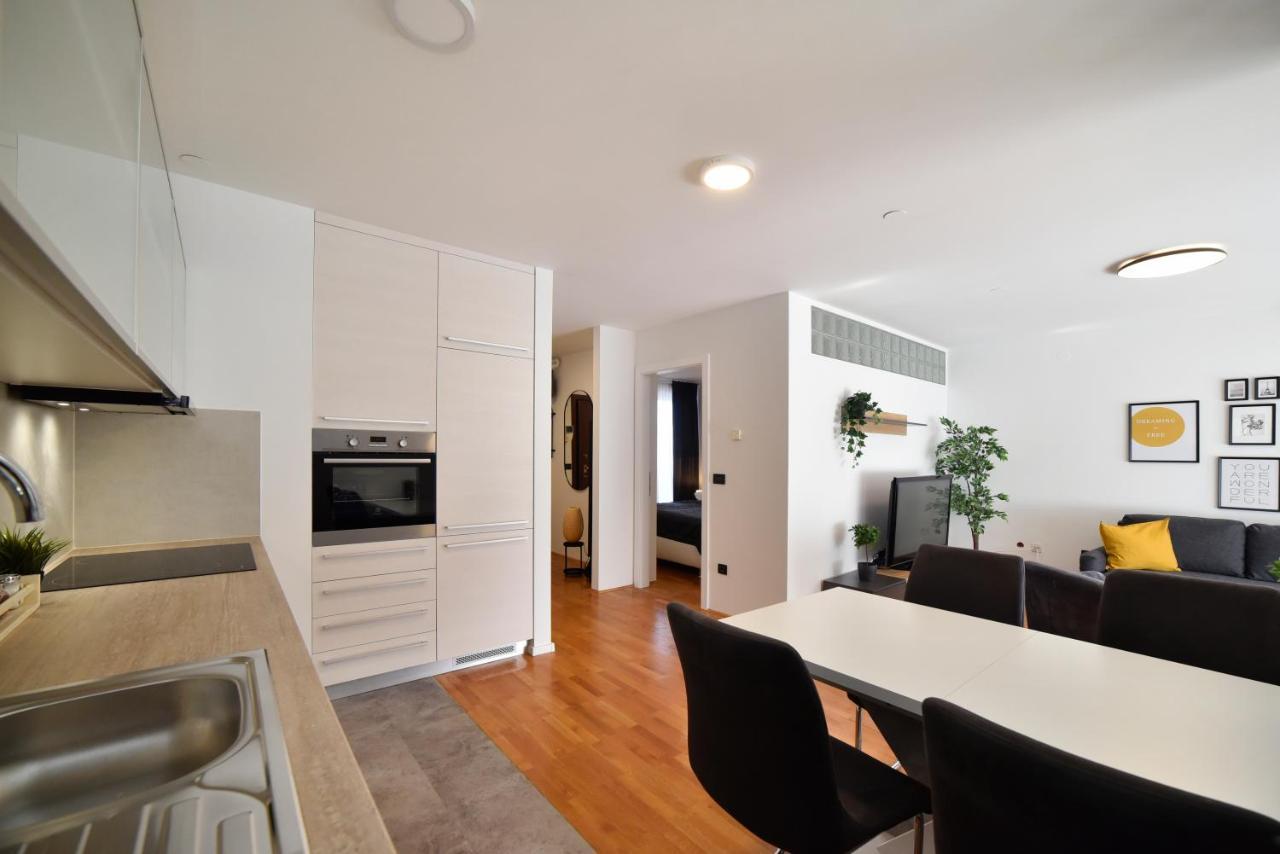 Lavir Apartment With Parking Ζάγκρεμπ Εξωτερικό φωτογραφία