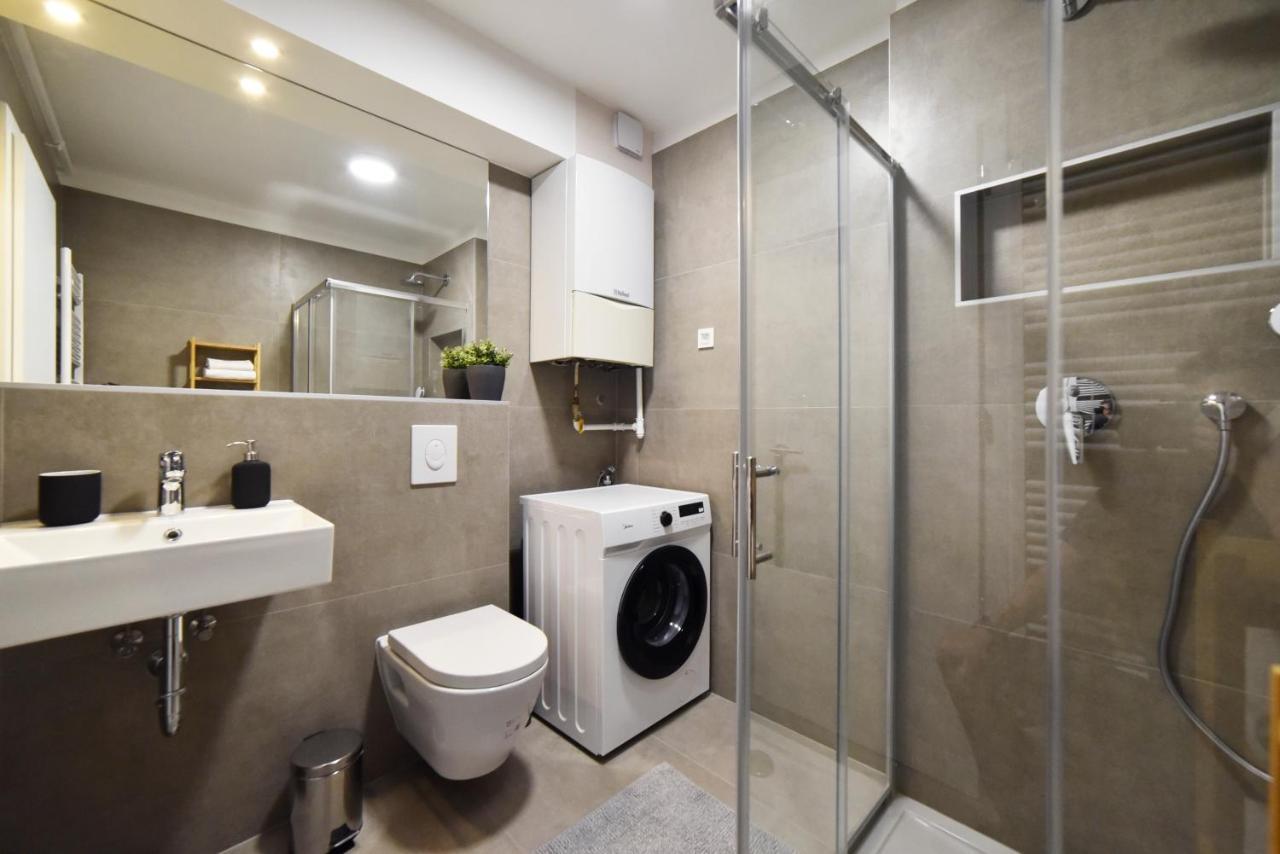 Lavir Apartment With Parking Ζάγκρεμπ Εξωτερικό φωτογραφία