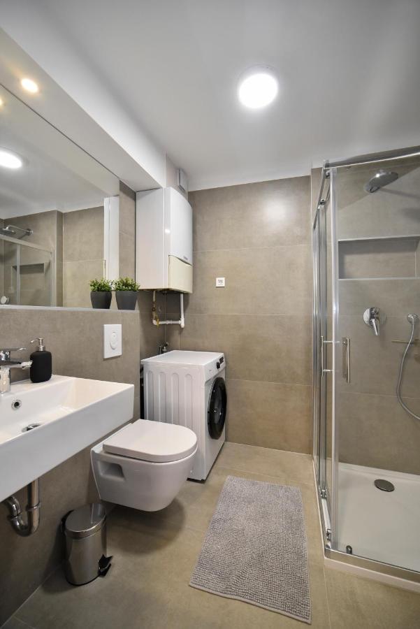 Lavir Apartment With Parking Ζάγκρεμπ Εξωτερικό φωτογραφία